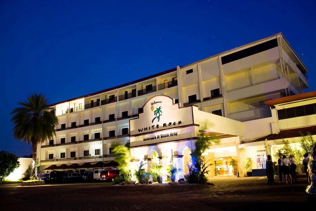 Whiterock Beach Hotel And Waterpark Subic Bay Εξωτερικό φωτογραφία